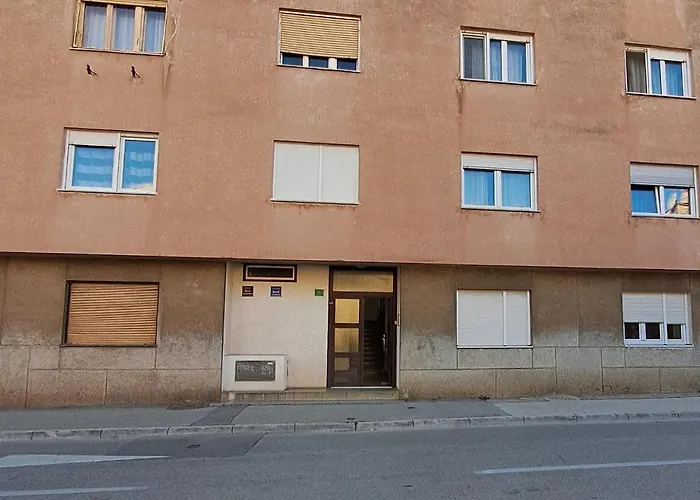 Yulia Apartman