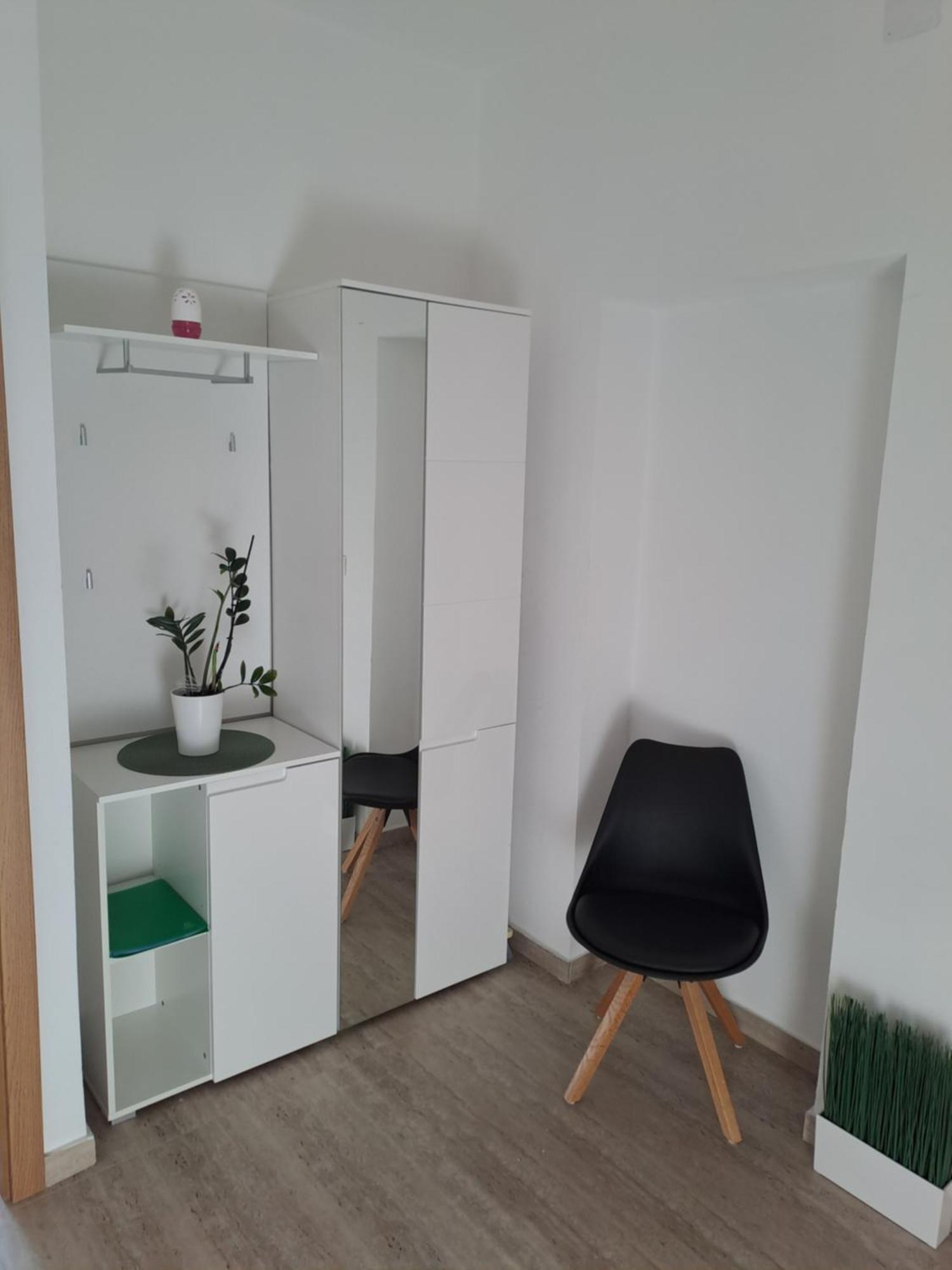 Yulia Apartment *